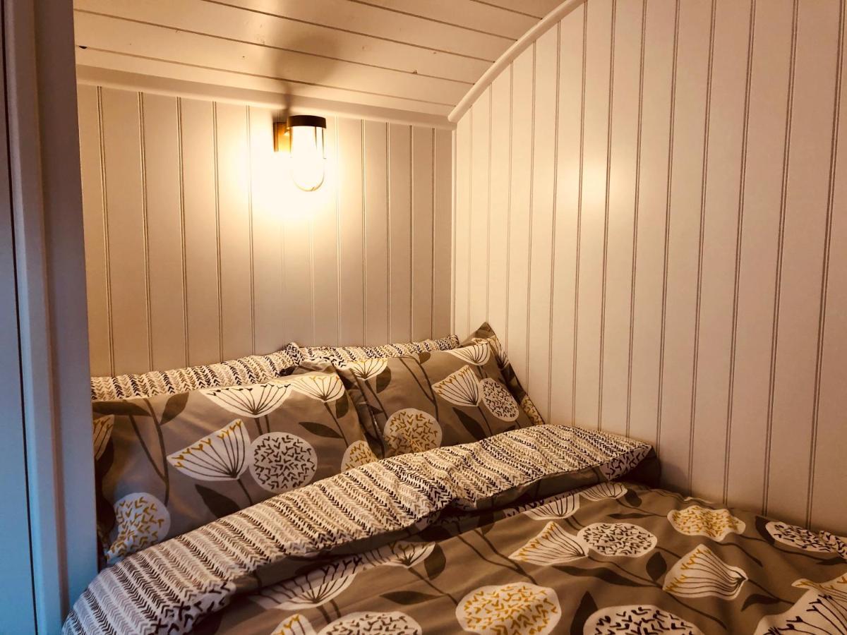 Somerleyton Meadows - The Hideaway Hut & Hot Tub Herringfleet Екстериор снимка