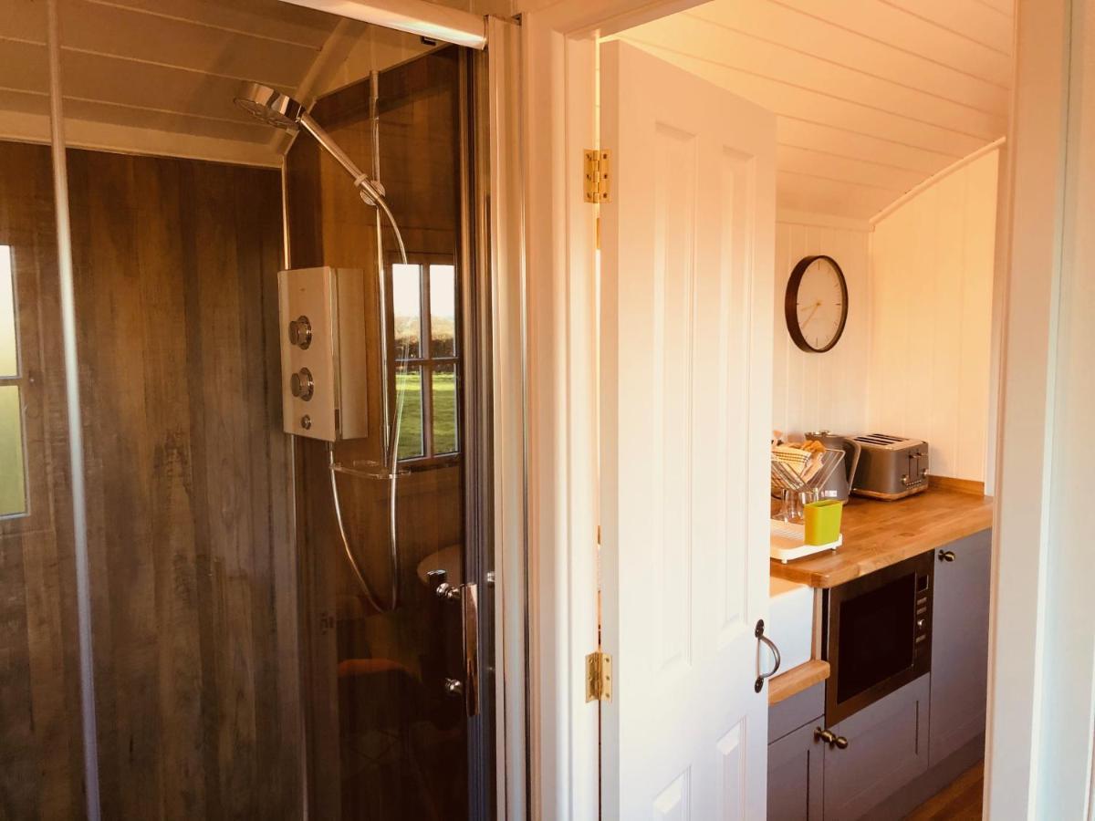 Somerleyton Meadows - The Hideaway Hut & Hot Tub Herringfleet Екстериор снимка